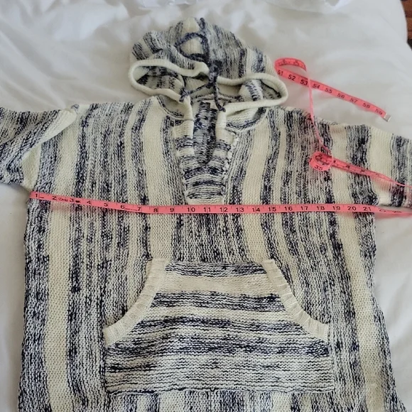 Hem & Thread Navy and Cream Hooded Sweater - Picture 6 of 7